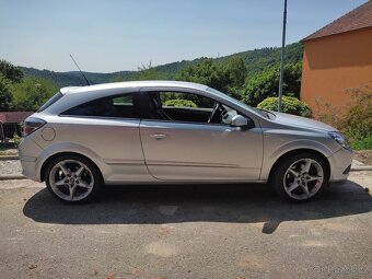 Opel Astra GTC 1,9 diesel 88 kW/110kw nová STK - 10