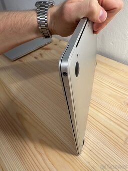 Apple MacBook 12” 2015 256GB Intel Core M 8GB RAM - 10