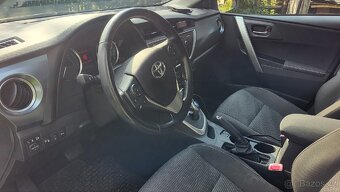 Toyota Auris Touring Sports HSD - 10