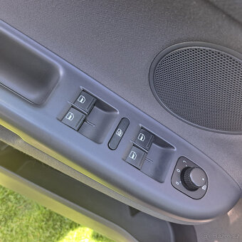 VW GOLF PLUS 1.6i 75kW JEN 138tis km - 10
