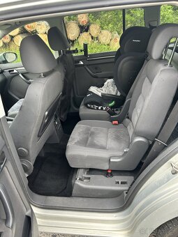 Volkswagen Touran - 10
