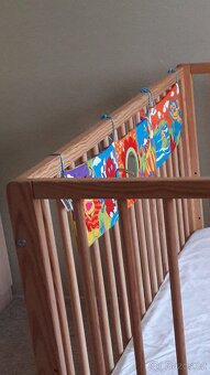 Dřevěná dětská postýlka + matrace - 10