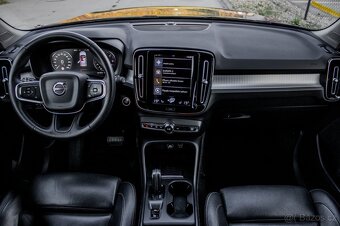 Volvo XC40 D4 Momentum AWD A/T - 10