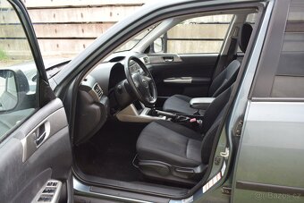 Subaru Forester 2.0D 4X4 AWD/TAŽNÉ/ČR/1MAJITEL - 10