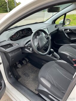 Peugeot 208 1.2 60kW Puretech - 10