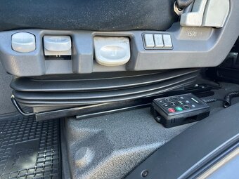 MAN TGM 18.290 se shrnovací plachtou a čelem - 10