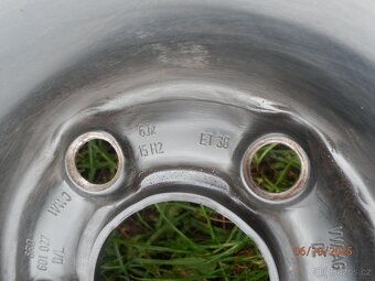 2xObutá zimní kola ŠKODA RAPID 15tky ET 38 185/60 R15  2x5,5 - 10