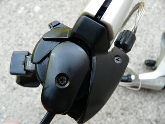 Shimano Deore 3x9 Dual Control páky - 10
