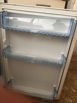 Prodám kuchyňský kout včetně spotřebičů - 10