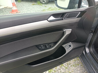 Volkswagen Passat, 110kw,APP,NAVI,r.2017,automat - 10