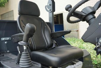 kloubový nakladač, motor kubota, 4Válce - 10
