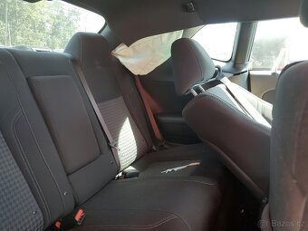 Dodge Challenger SXT 3.6 V6, automat, najeto jen 27tis. km - 10