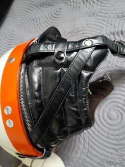 Stará policejní přilba VB, SNB, + Opasek - 10