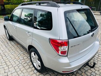 Subaru Forester 2.5i 4x4 AUT VÝHŘEV TAŽNÉ 30 JAHRE COMFORT - 10
