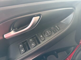 Hyundai i30 1,0 ZÁRUKA,FASTBACK,1.MAJITEL - 10