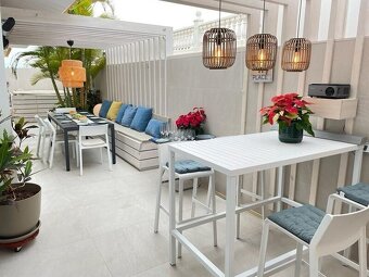 Moderní 4kk dvoupodlažní vila s vířivkou a výhledem na moře - 10