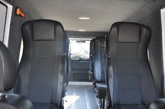 SPECIÁL Expediční Landrover Defender, 24 000 km, 1. majitel - 10