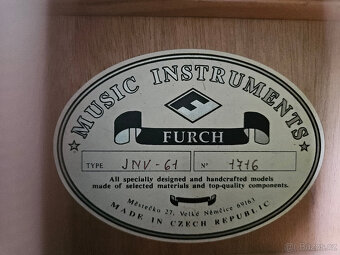 Česká elektroakustická masivní kytara FURCH - 10