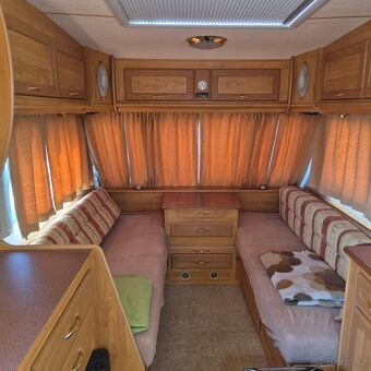 Lehký Anglický karavan - 10