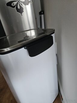 Nový bílý nerezový pedálový odpadkový koš - 10