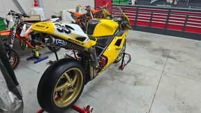 Ducati 916 Superbike - 10