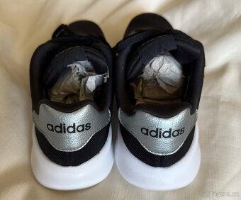 Dívčí botasky Adidas vel. 38 (stélka 23,5 cm) - 10