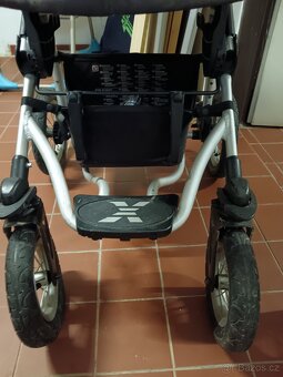 Zachovalý kočárek - 10