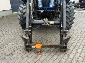 Traktor NEW HOLLAND TL 8O A - 10