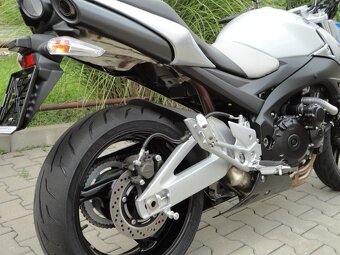 SUZUKI GSR600 - 10