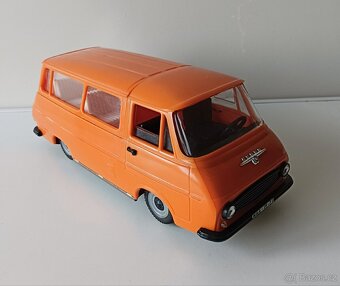 Škoda 1203 oranžová KDN stará hračka Kaden - 10