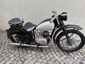 ČZ 125 T z roku 1949 s TP - 10