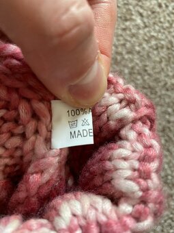 Nová dámská zimní čepice s bambulí - akryl - 10