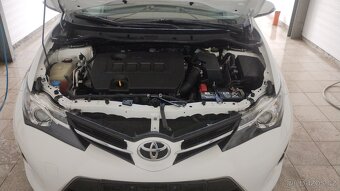 Auris 1.6 - 10