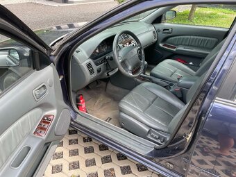 Nissan Maxima 3.0 - 10