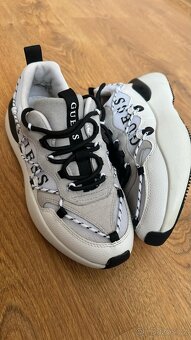 Prodám nové Guess boty vel. 37- koupeno jako špatná velikost - 10