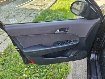 Hyundai i30 1.6i CW 130 km najeto - 10