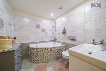 Prodej bytu 2+1, 68 m², Karlovy Vary, ul. Vítězná - 10