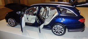 Mercedes-Benz E klasse 1:18 - 10