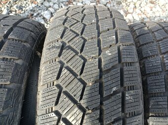 Pneu zimní 215/55 R 18 - 10