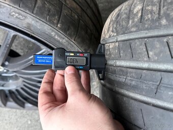 Rotiform BUC S719 8.5x19 ET45 + Pirelli P-Zero PZ4 235/35 - 10