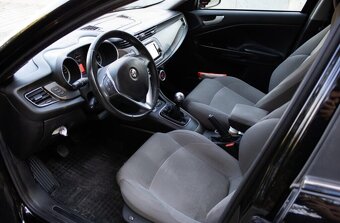 Alfa Romeo Giulietta (2015) - 10