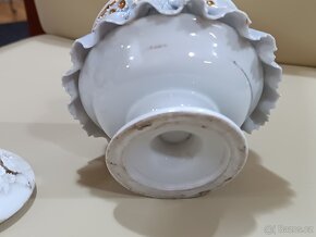 Stará dóza na kruhové patce - 10