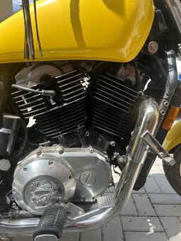Honda Shadow 1100VT limited edition - 10
