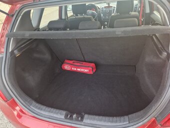 Kia Ceed 1.4 benzin - face lift - zachovalé - - 10