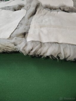 Podsedák z pravé ovčí kůže 40x40 cm-šedý (sada 4 ks) - 10