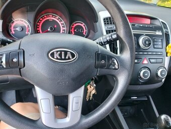 Kia ceed 1,6 benzín najeto 150000km - 10