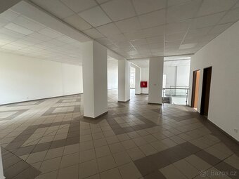 Obchodní prostory k pronájmu - 10
