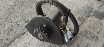Přidržovací palec,hydromotor - 10