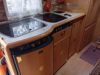 Obytný automobil - 10