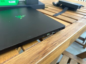 Razer Blade Advanced 2018 (vymena za iPad pro) - 10